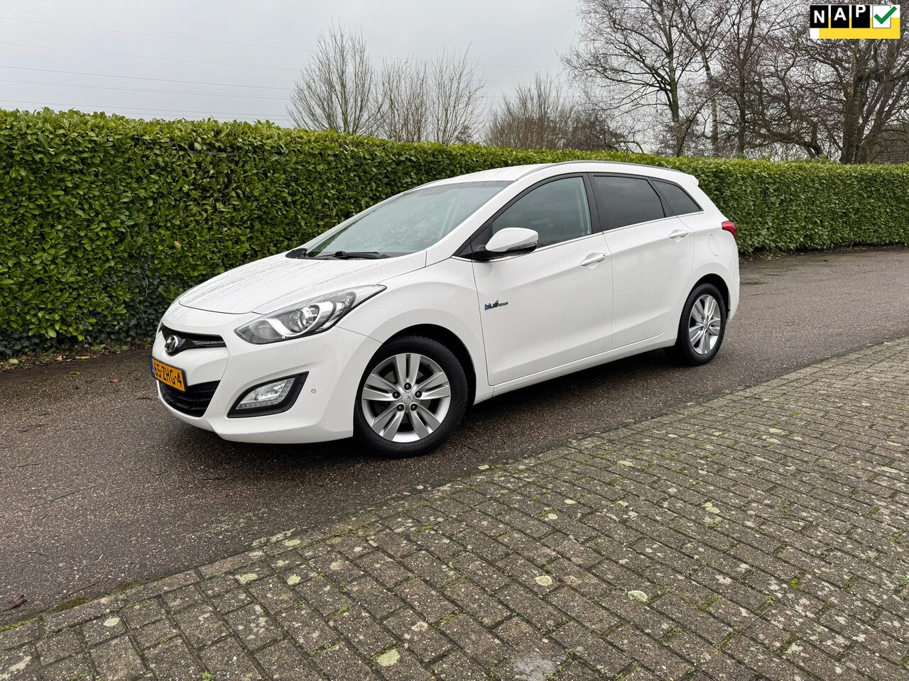 Hyundai i30 Wagon - 1.6 GDi Business Edition 1.6 GDI Business Edition - AutoWereld.nl