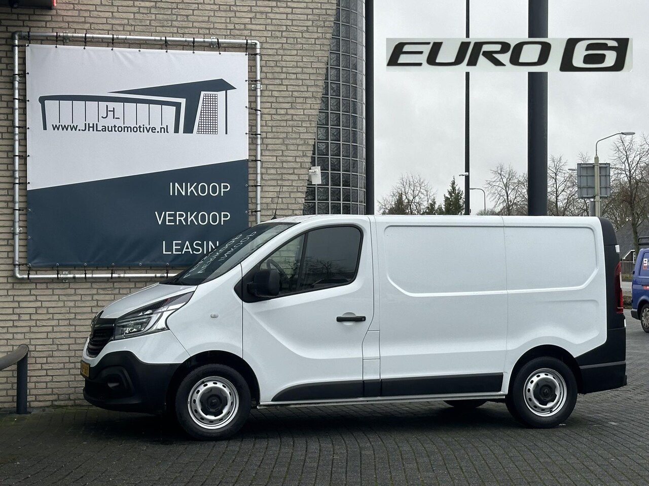 Renault Trafic - 2.0 dCi 145 T29 L1H1 Comfort*AUTOMAAT*A/C*HAAK* - AutoWereld.nl