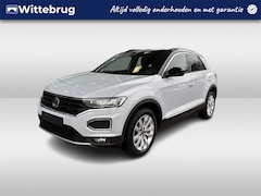 Volkswagen T-Roc - 1.5 TSI 150pk DSG Sport / Panoramadak / Virtual Cockpit / Black Design Int. / Zwart Dak /