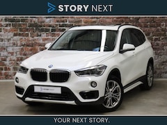 BMW X1 - sDrive18i Executive Sport Line Automaat / Panoramadak / Parkeersensoren / Cruise Control /