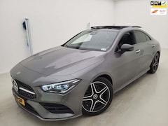 Mercedes-Benz CLA-Klasse - CLA 200 AMG PANORAMADAK STOELVERWARMING ELEKTRISCHE STOELEN AMBIANCE NEDERLANDSE AUTO NAP