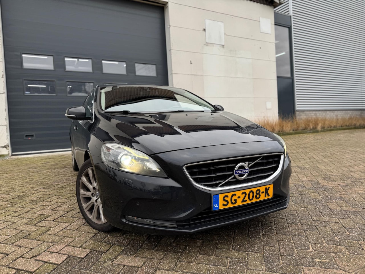 Volvo V40 - 2.0 D3 Summum (bj 2014) XENON|LEER|PANO|VOL,VOL! - AutoWereld.nl