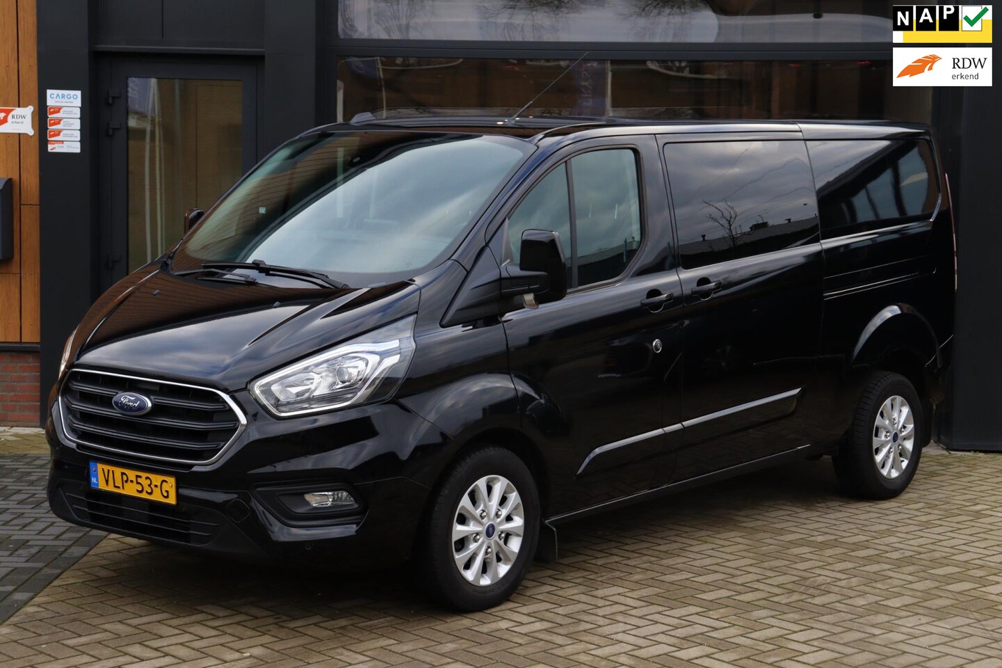 Ford Transit Custom - 300 2.0 TDCI L2H1 Limited DC | NAP | Cruise | Apple Carplay | Camera | Airco | Stoelverwar - AutoWereld.nl