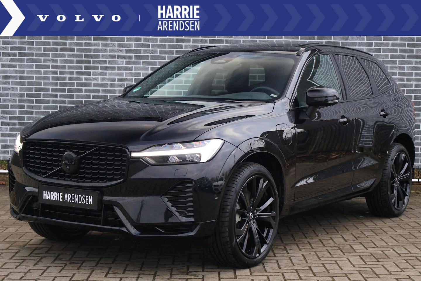 Volvo XC60 - 2.0 T8 Plug-in hybrid AWD Plus Black Edition | Trekhaak | Rondomzicht Camera | Stoel/Stuur - AutoWereld.nl