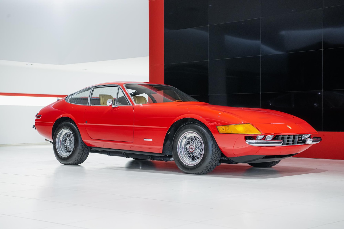 Ferrari 365 - GTB/4 Daytona - Classiche Certification - AutoWereld.nl