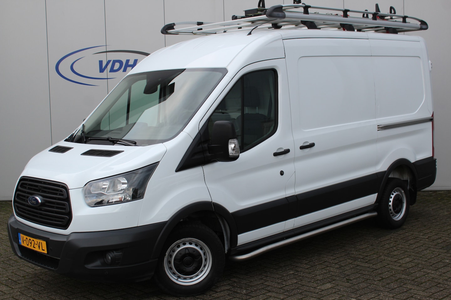 Ford Transit - 290 2.0-105pk TDCI L2H2 Ambiente. Totaal 7 stuks, rest wordt nog gepubliceerd. Compleet in - AutoWereld.nl