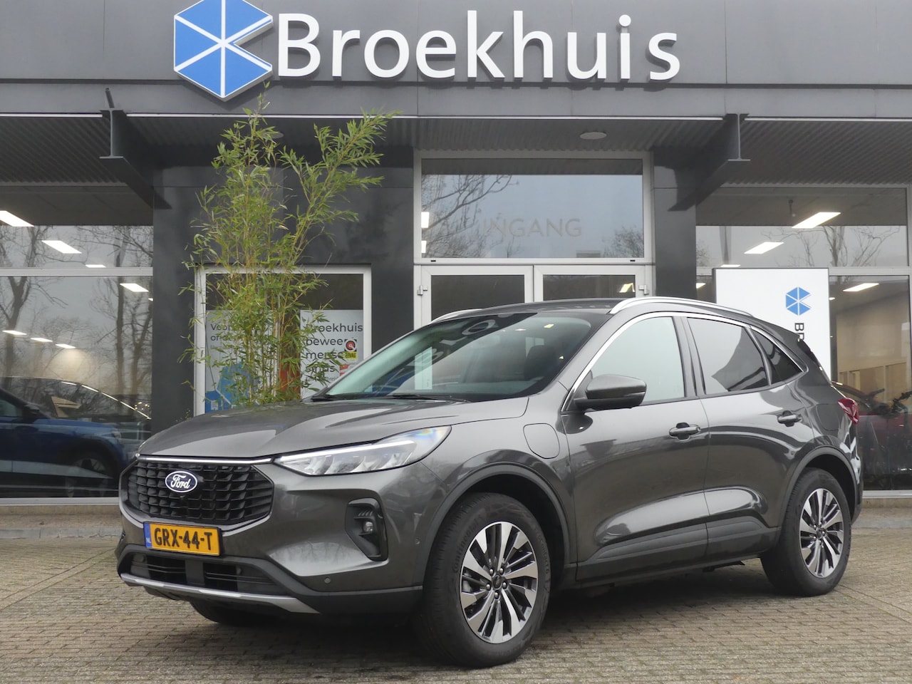 Ford Kuga - 2.5 PHEV 243PK Titanium | TREKHAAK | STOEL+STUUR+VOORRUITVERWARMING | ADAPTIVE CRUISE | CA - AutoWereld.nl