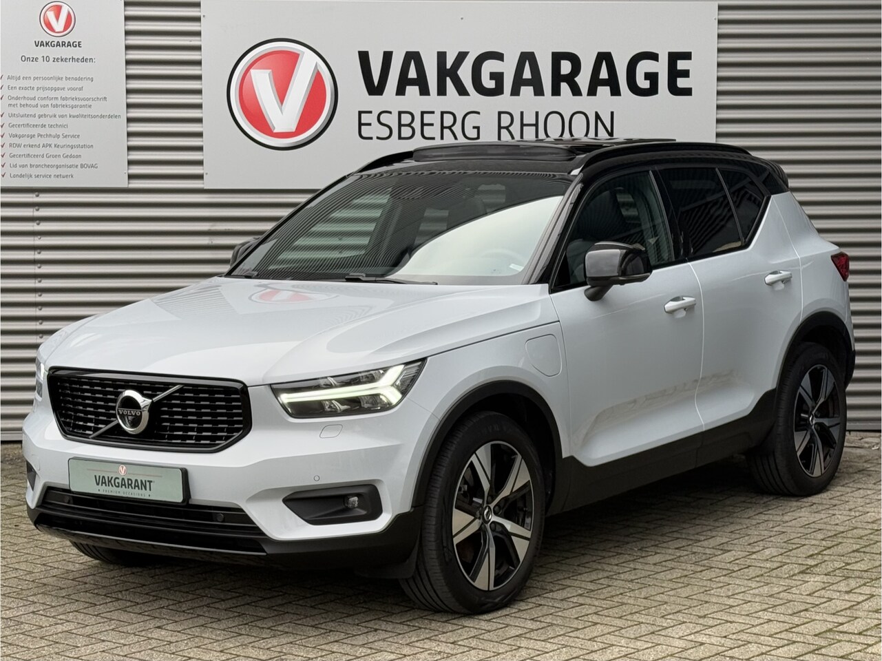 Volvo XC40 - 1.5 T5 Recharge R-Design SCHUIFDAK,H/K - AutoWereld.nl