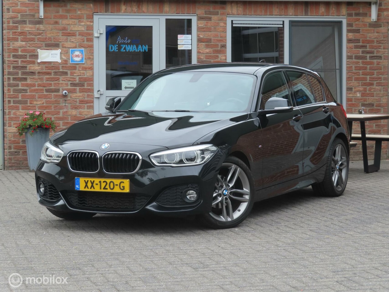 BMW 1-serie - 118i 118i, Steptronic , M Sport Edition, High Executive, Breedset - AutoWereld.nl