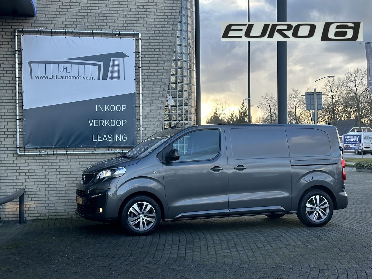 Peugeot Expert - 2.0 BlueHDI 180 Standard Asphalt*AUTOMAAT*NAVI*ECC - AutoWereld.nl