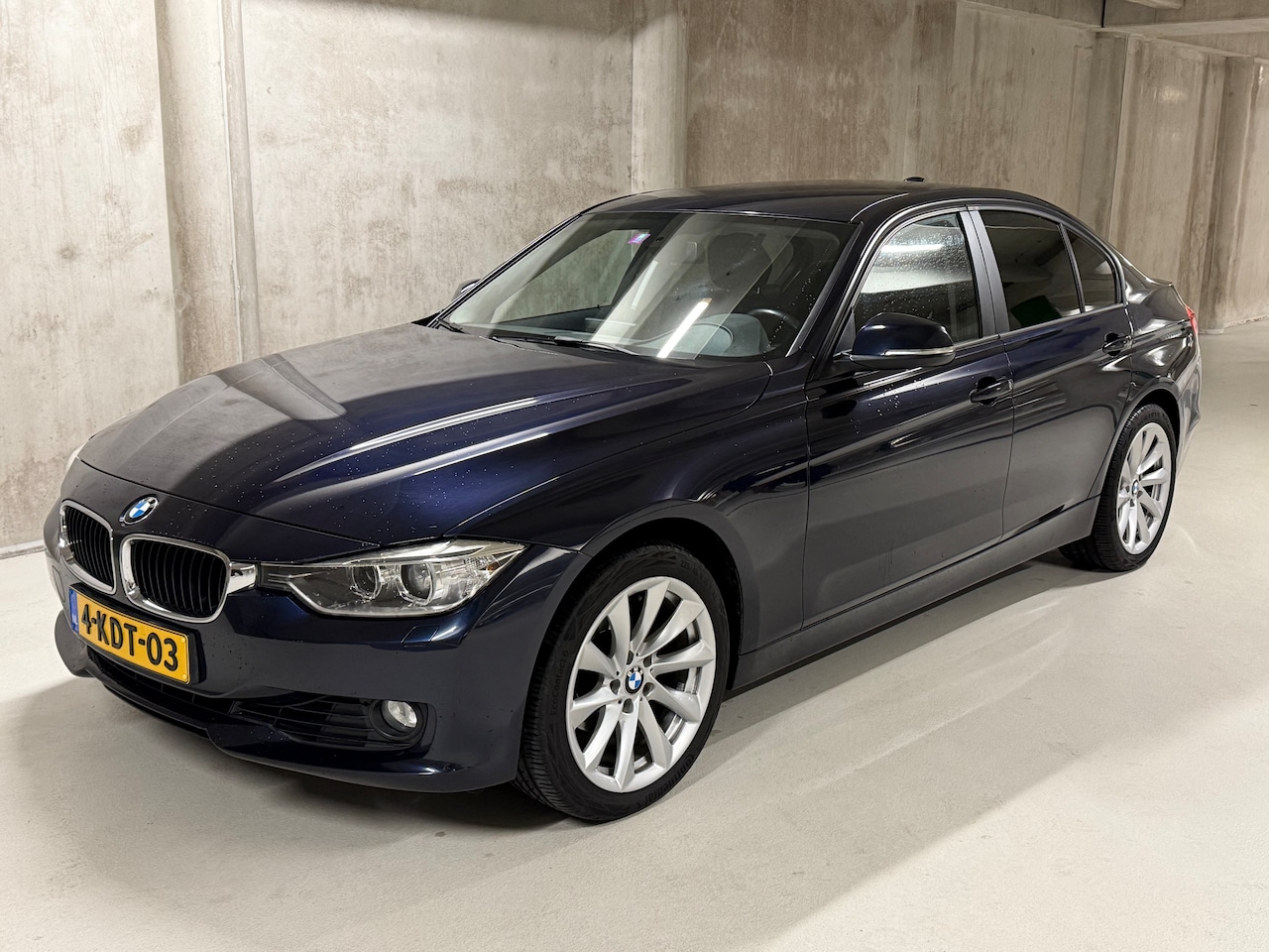 BMW 3-serie - 320i Executive 184pk Aut8 - AutoWereld.nl