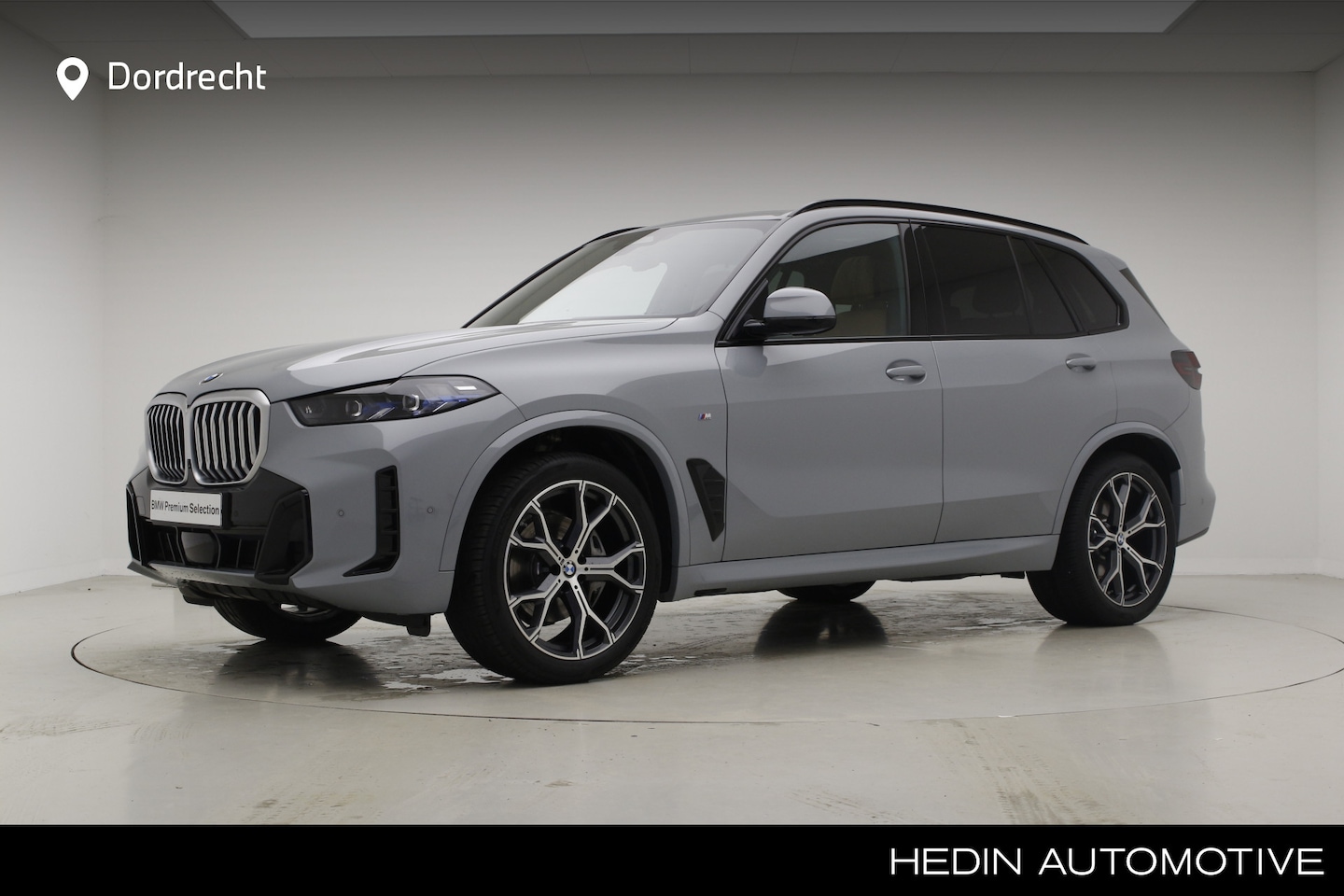 BMW X5 - xDrive40i M-Sport | 21" | Panorama | Trekhaak | Massage | Lederen Dash | Comfortzetels - AutoWereld.nl