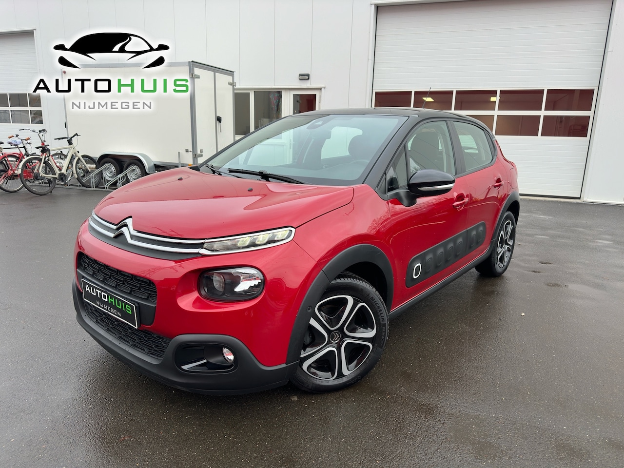 Citroën C3 - 1.2 PureTech Shine Achteruitrijcamera Navigatiesysteem Cruise controle - AutoWereld.nl