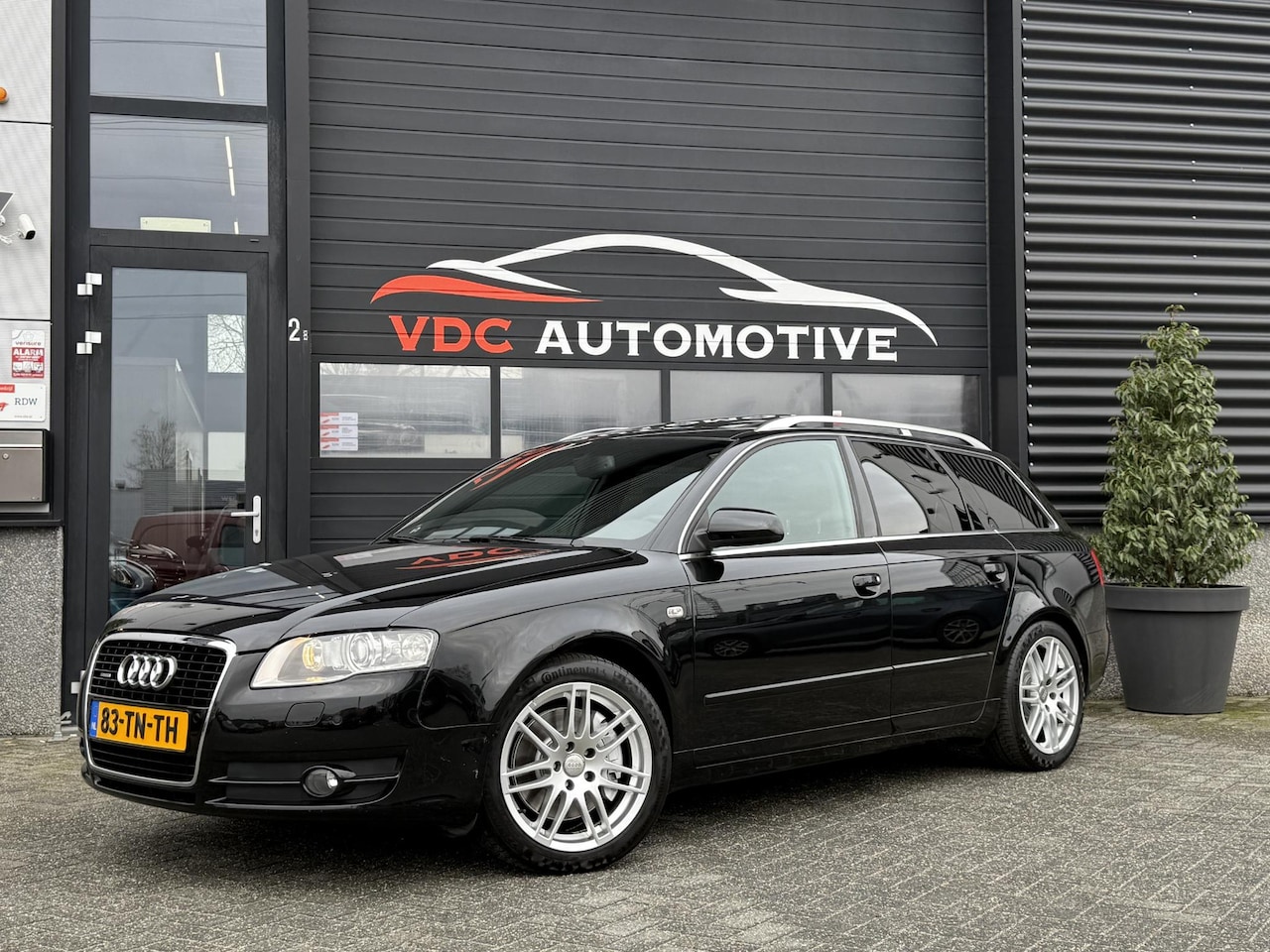 Audi A4 Avant - 3.2 FSI Quattro Pro Line Schuifdak | S-Line | Youngtimer | Dealer Onderhouden | Xenon | Cr - AutoWereld.nl