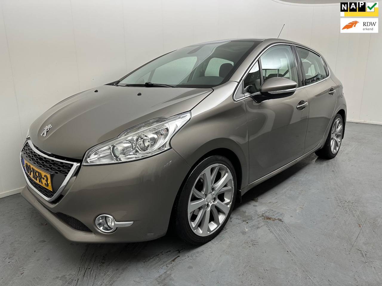 Peugeot 208 - 1.6 VTi Allure # Pano # Clima # Trekhaak # Lmv # Nap - AutoWereld.nl