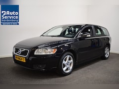 Volvo V50 - 2.0 Sport Trekhaak 1350kg/ Airco/ Bluetooth/ Cruise/ LMV/ Parkeersensoren Achter