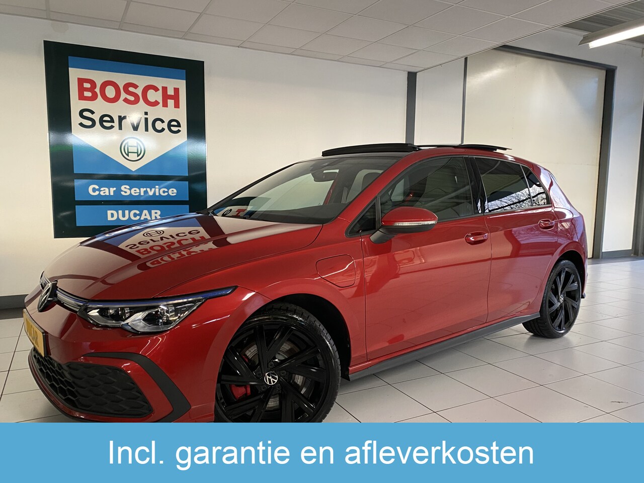 Volkswagen Golf - 1.4 eHybrid GTE | Panodak | IQ- Light | virtual cockpit | Stoelverwarming voor, achter - AutoWereld.nl