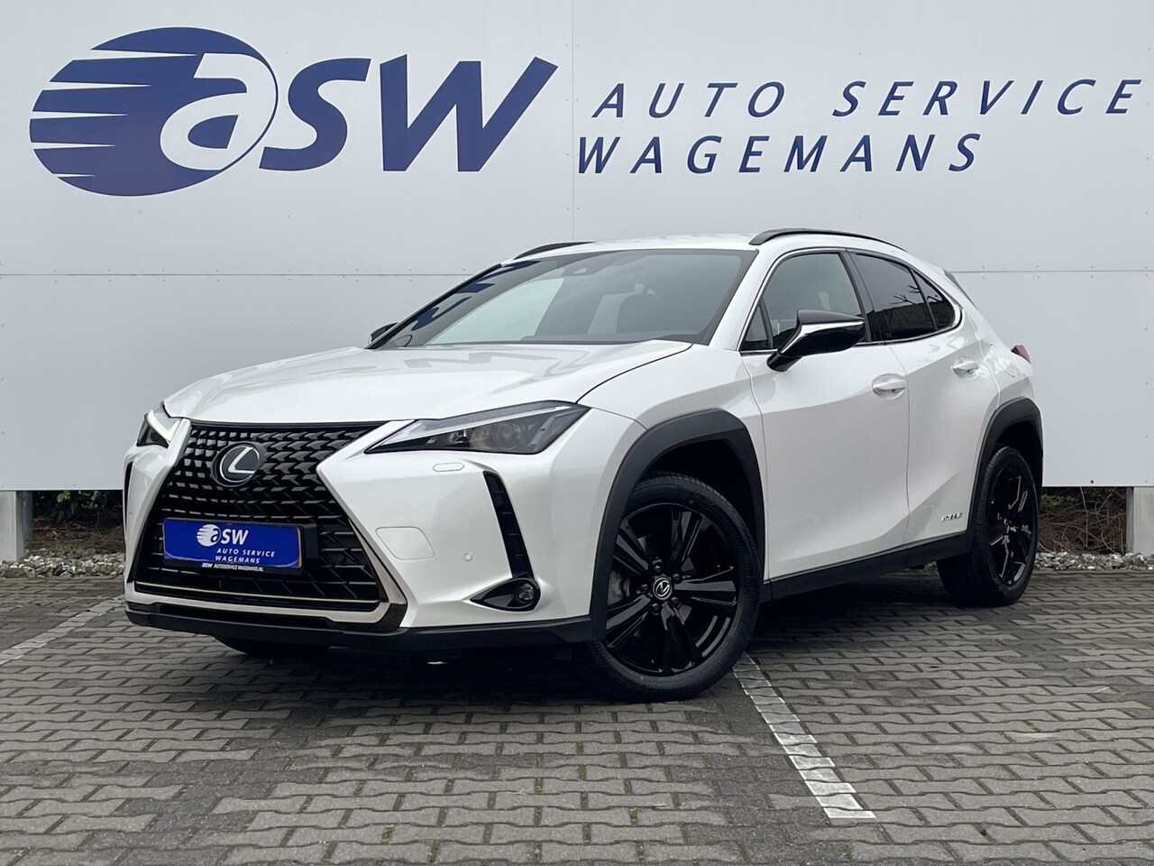 Lexus UX - 250h Luxury Line | CarPlay | Leder | Camera | ACC | LED | DAB+ | 18 inch - AutoWereld.nl