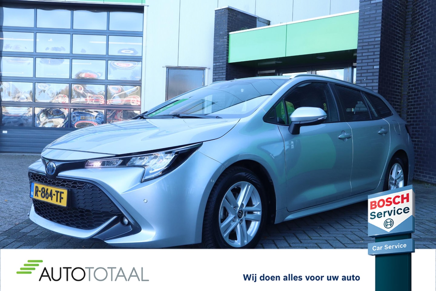 Toyota Corolla Touring Sports - 1.8 Hybrid Active PDC - STOEL VERW - NAV- CRUISE - AutoWereld.nl