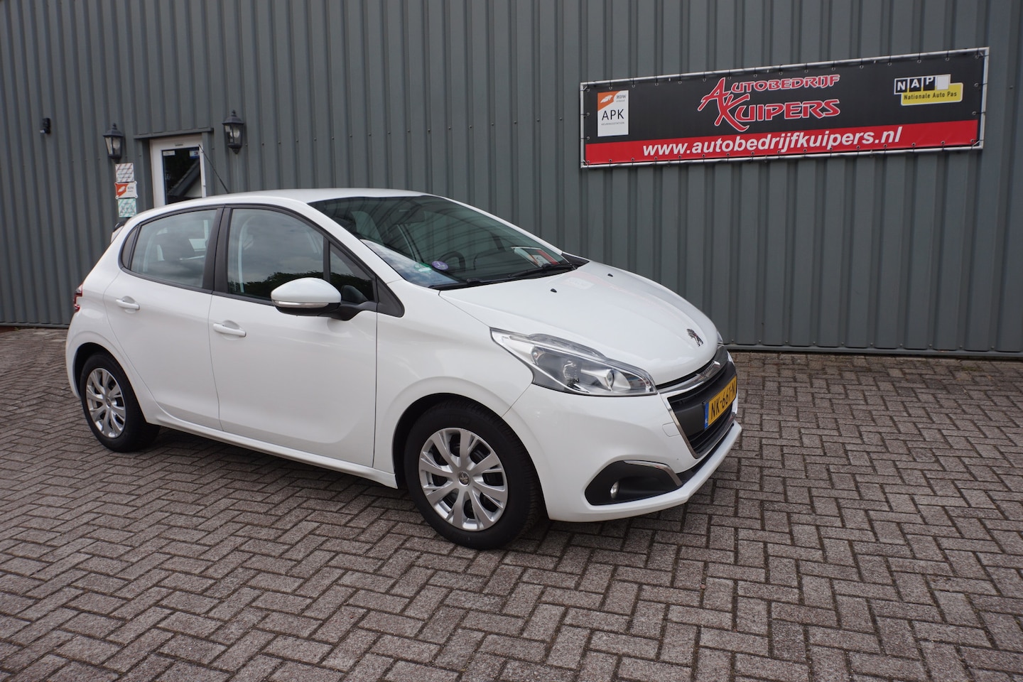 Peugeot 208 - 1.2 PureTech Blue Lion Airco.Navi.Pdc.Cruise - AutoWereld.nl