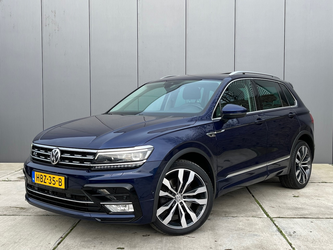 Volkswagen Tiguan - 2.0 TSI 4Motion Highline R-Line / Panoramadak / Full option - AutoWereld.nl