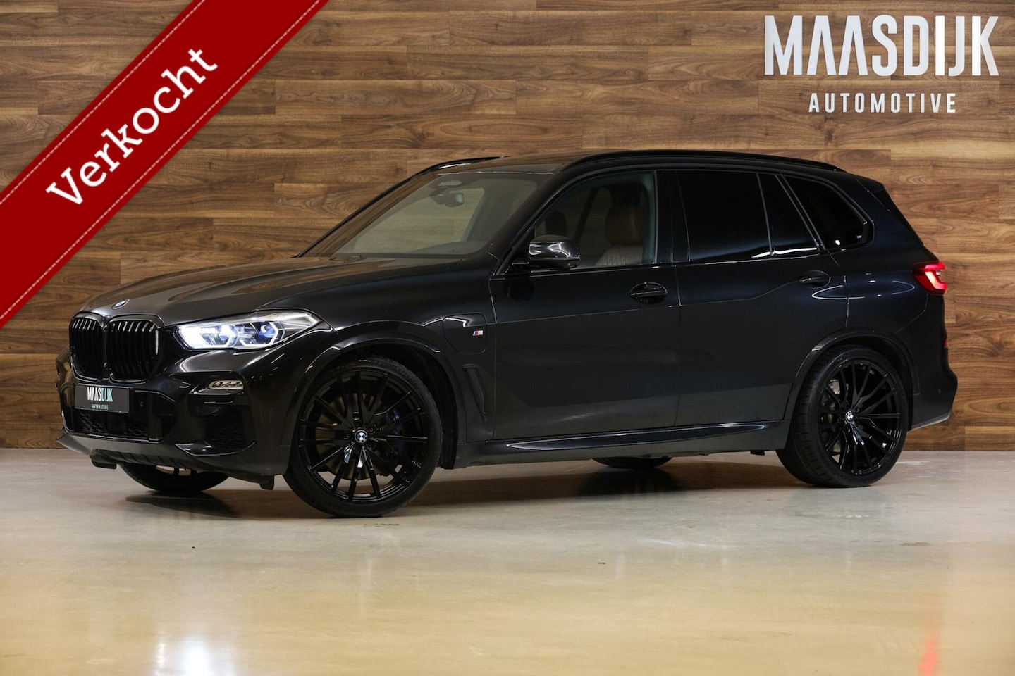 BMW X5 - xDrive45e|Individual|Skylounge|Massage|B&W|Schermen|360| - AutoWereld.nl