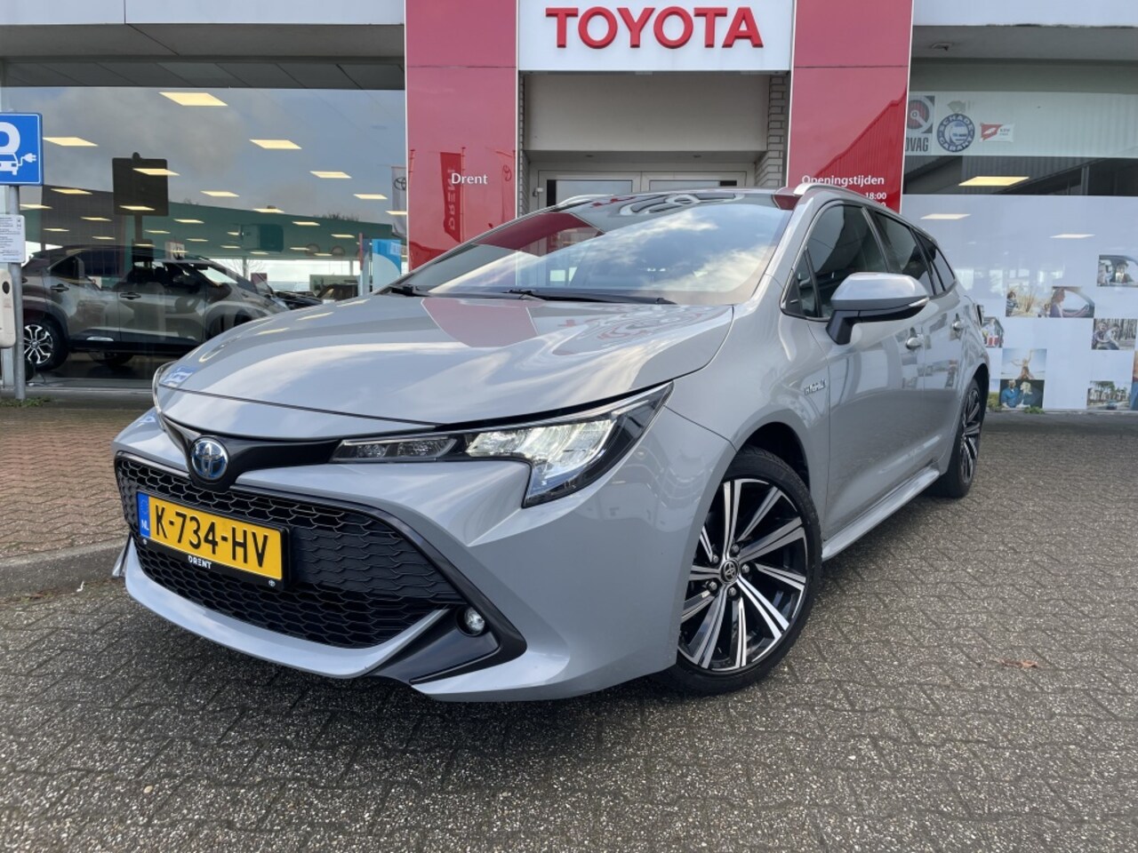 Toyota Corolla Touring Sports - 1.8 Hybrid Business Plus | Apple CarPlay Android Auto | Draadloz - AutoWereld.nl