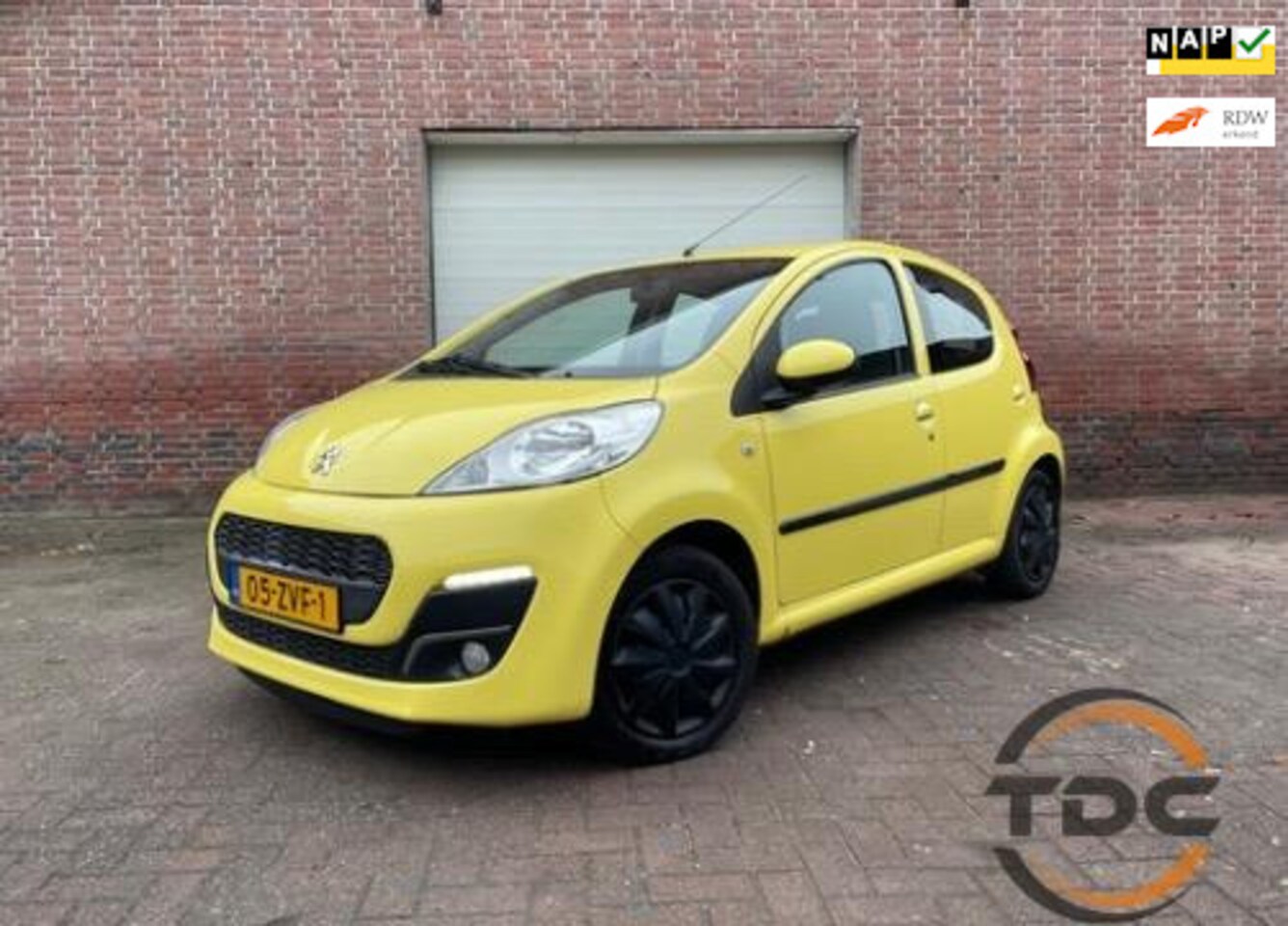 Peugeot 107 - 1.0 Active Yellow AIRCO LED 5 DRS - AutoWereld.nl