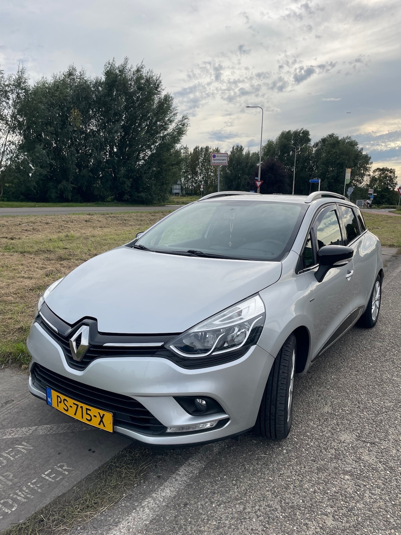 Renault Clio Estate - 1.5 dCi Ecoleader Limited - AutoWereld.nl