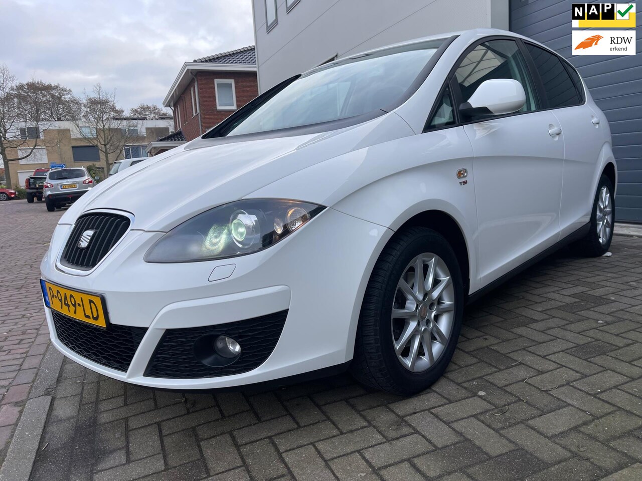 Seat Altea - 1.8 TFSI Businessline High/Automaat/Navi/Stoelverwarming/Cruise-c/Climate-c/PDC/Goed-ondeh - AutoWereld.nl