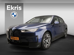 BMW iX - xDrive40 LED | Leder | Navigatie | Stoelverwarming | Shadow line | PDC | DAB | Alu 22 inch