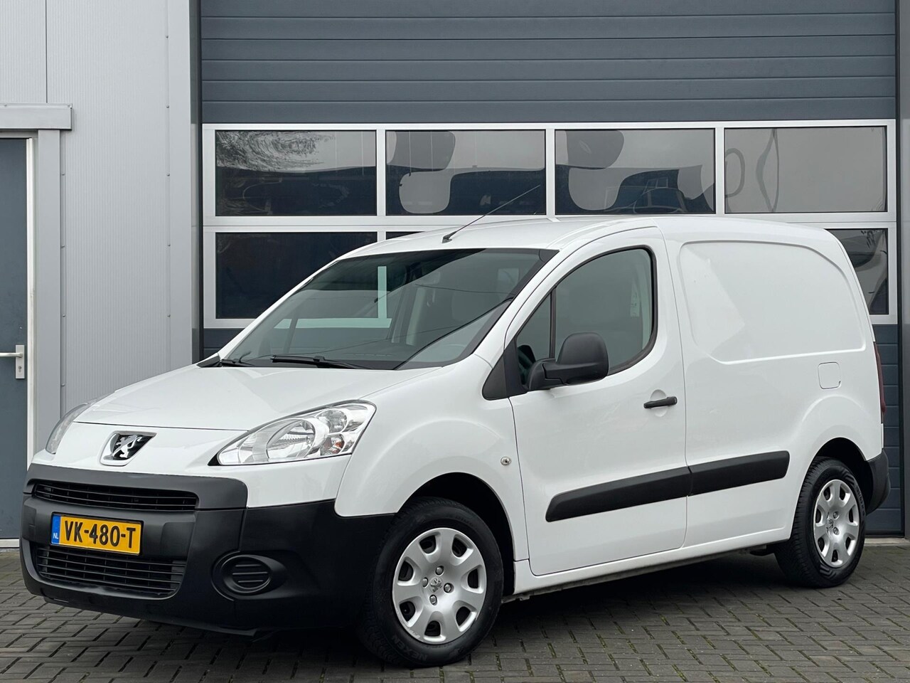 Peugeot Partner - 120 1.6 e-HDI L1 XT Profit + | Marge | Airco | Cruise control | Schuifdeur | Trekhaak - AutoWereld.nl