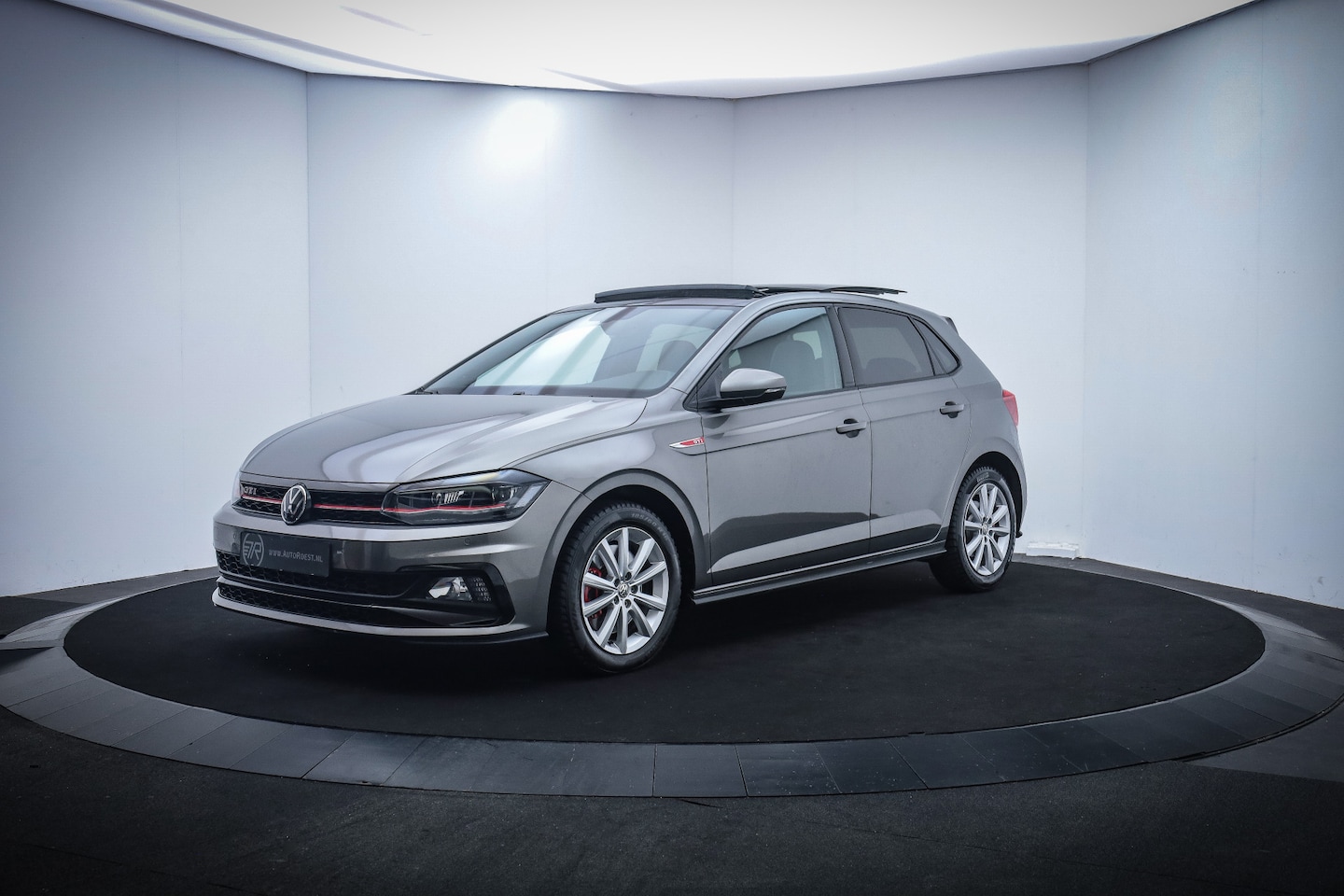 Volkswagen Polo - 2.0GTI Dsg PANO/CLIMA/STOEL.VW/FULL.LED/CAMERA/NAVI/CARPLAY - AutoWereld.nl