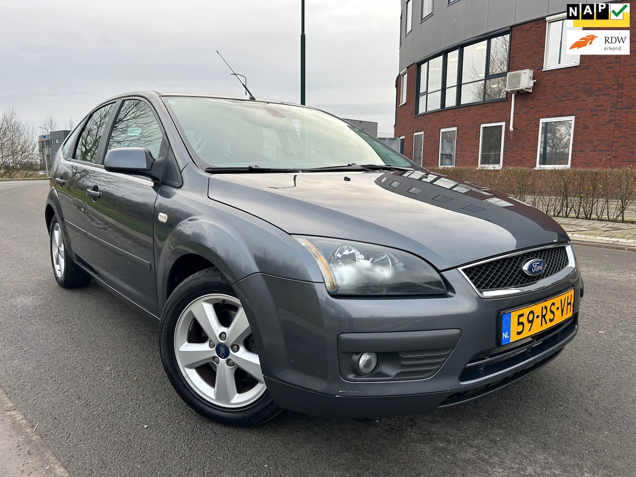 Ford Focus - 1.6-16V Futura bj 2005,Airco,APK Nieuw !! Nette Auto !! - AutoWereld.nl