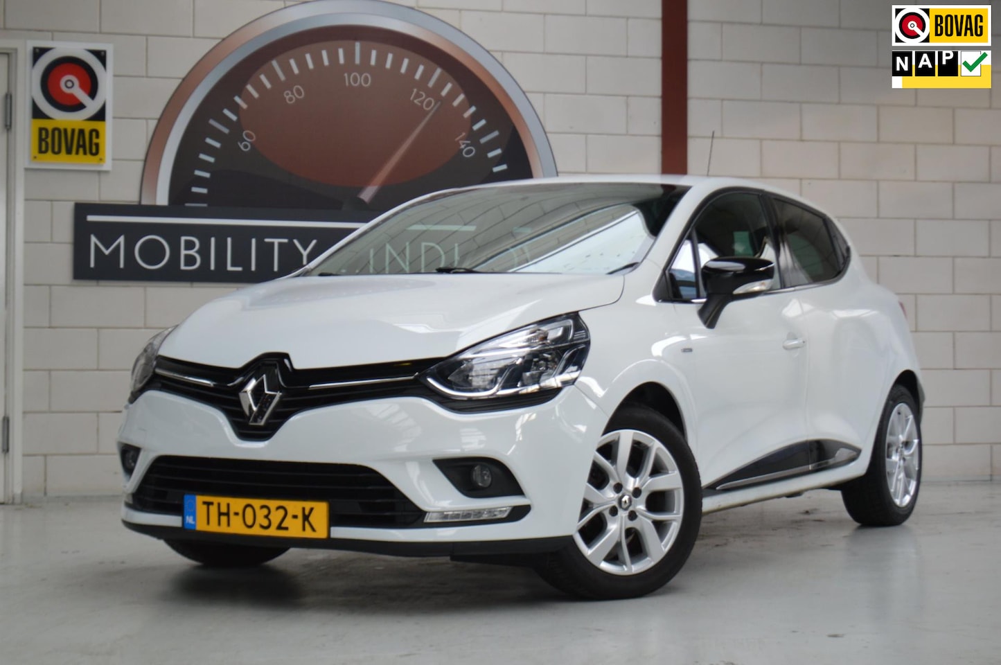 Renault Clio - 0.9 TCe Limited 0.9 TCe Limited, NL-auto, Bluetooth, All-season, DEALERONDERH! GARANTIE - AutoWereld.nl