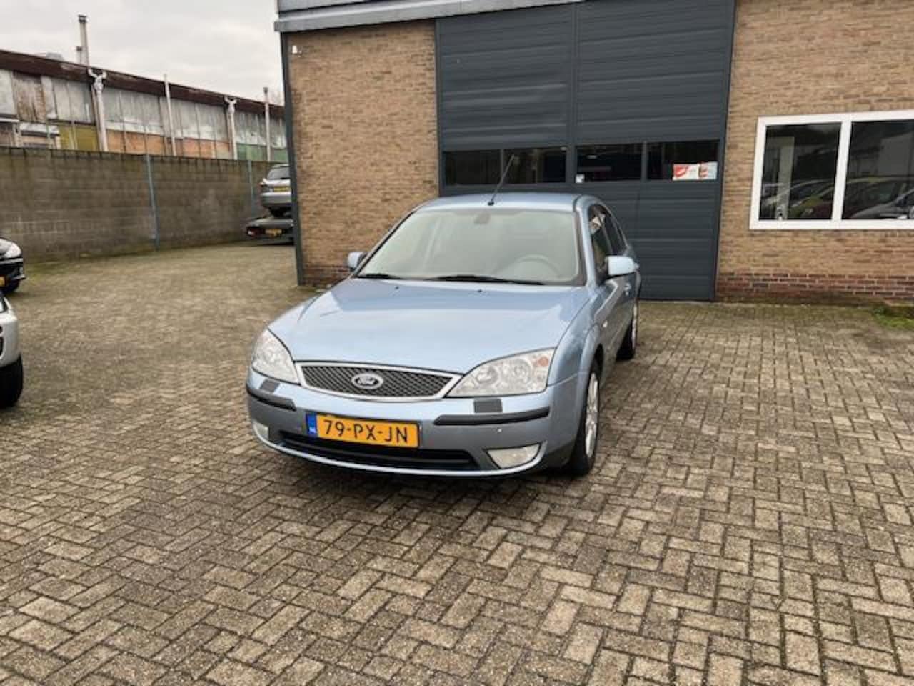 Ford Mondeo - 2.0-16V Futura__Automaat - AutoWereld.nl