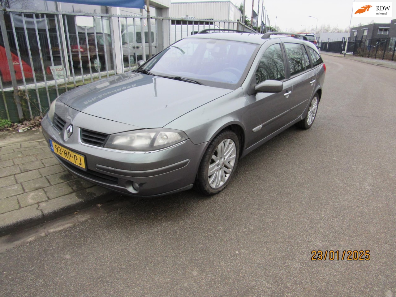 Renault Laguna Grand Tour - 2.0-16V T Tech Line 2.0-16V T Tech Line - AutoWereld.nl