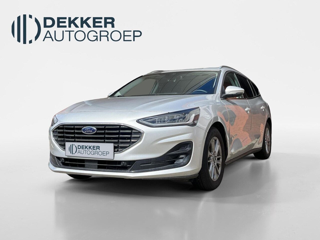 Ford Focus Wagon - 1.0 EcoBoost 125PK Automaat Hybrid Titanium Style WEGKLAPBARE TREKHAAK | WINTER PACK - AutoWereld.nl