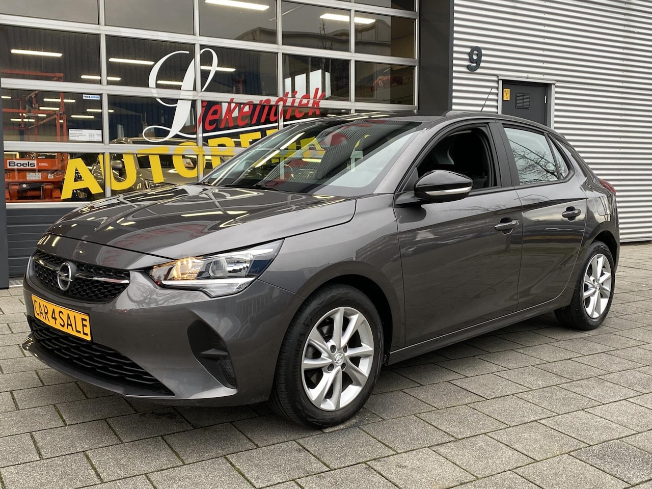 Opel Corsa - 1.2 Edition - Navigatie I Airco I PDC I Comfort pakket I Sport velgen I Dealer onderhouden - AutoWereld.nl