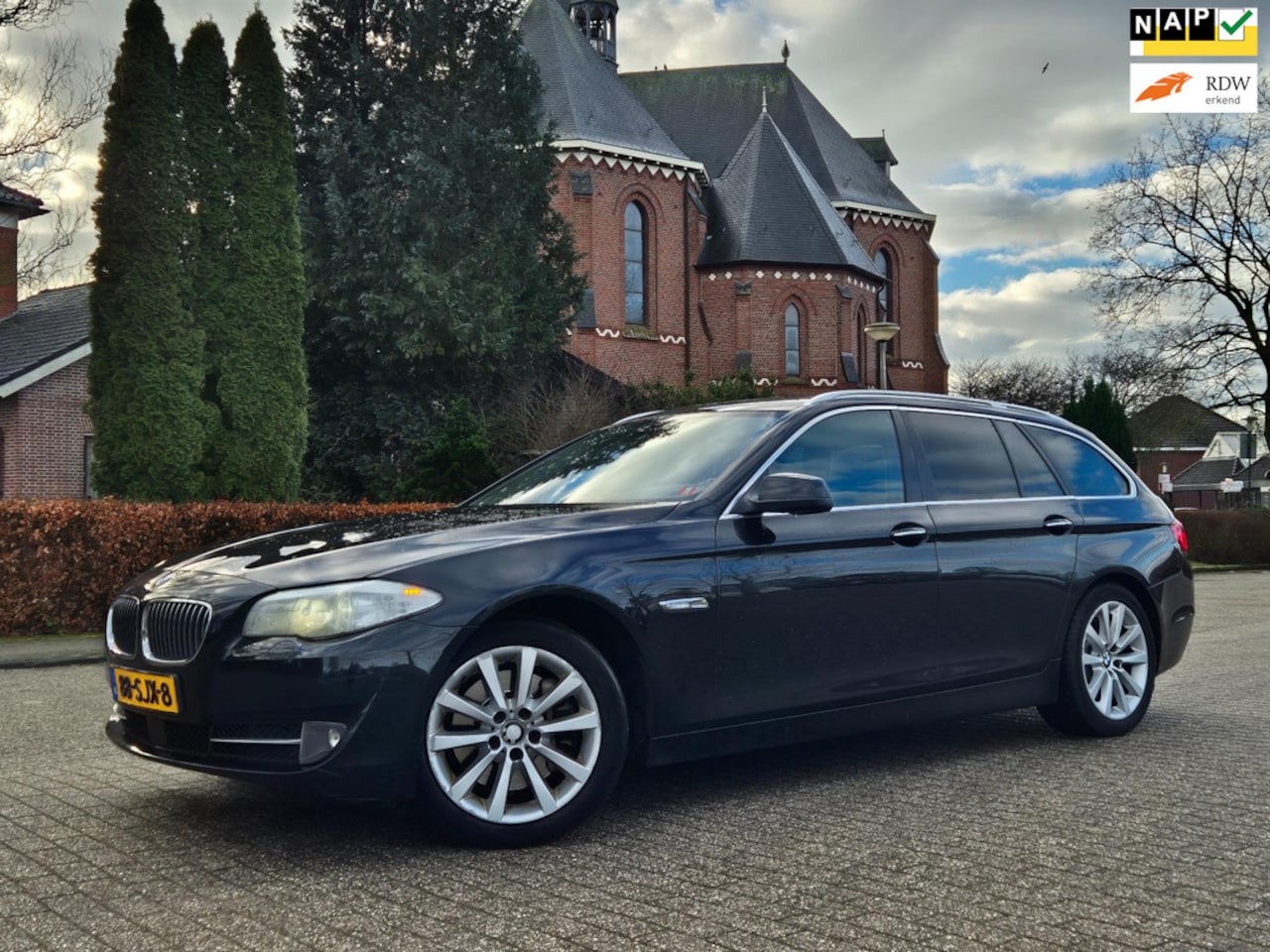 BMW 5-serie Touring - 530d high exec. Softclose, pano - AutoWereld.nl