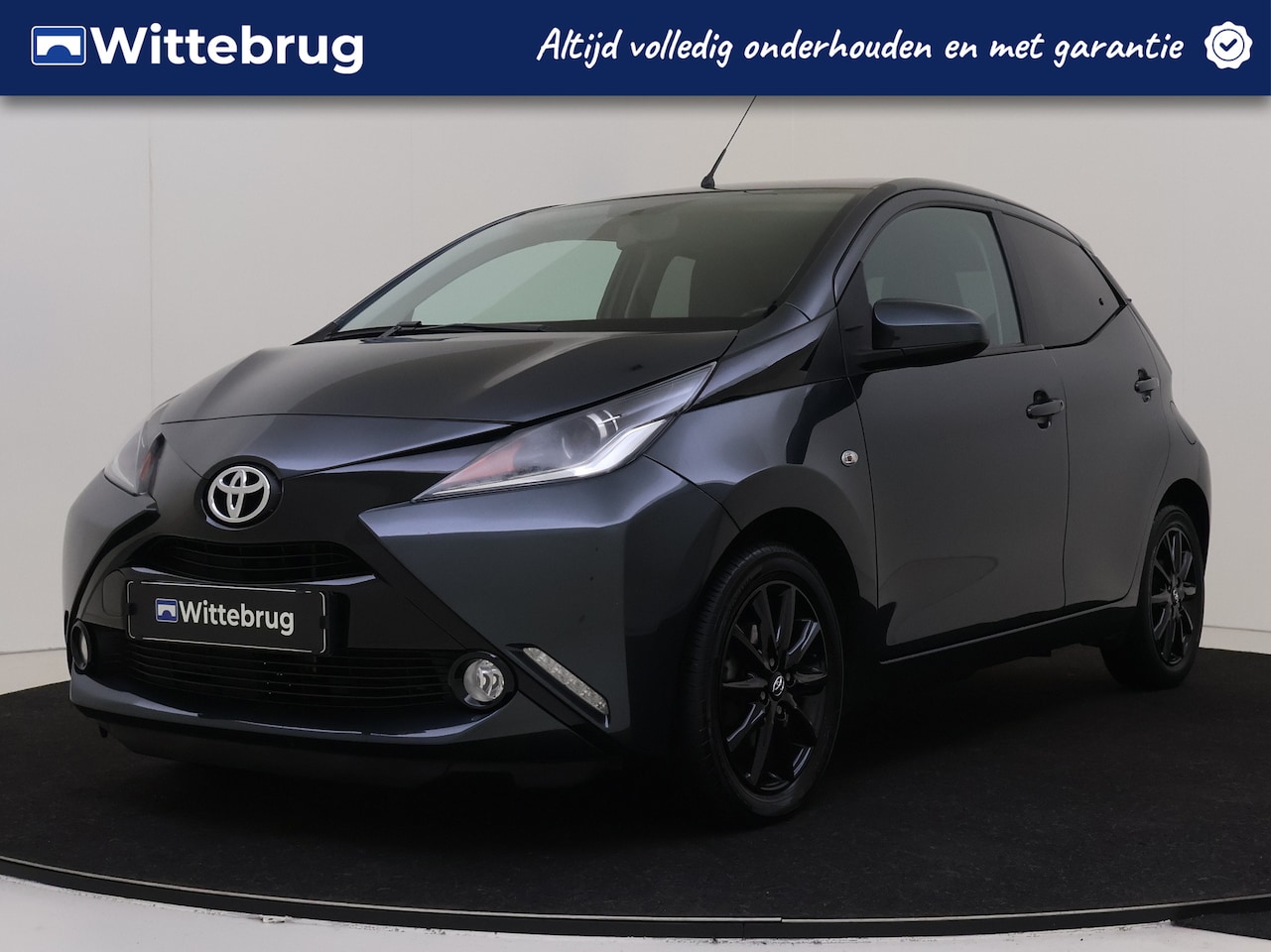 Toyota Aygo - 1.0 VVT-i x-joy | Navigatie \ Climate Control \ Lichtmetalen Velgen YP - AutoWereld.nl