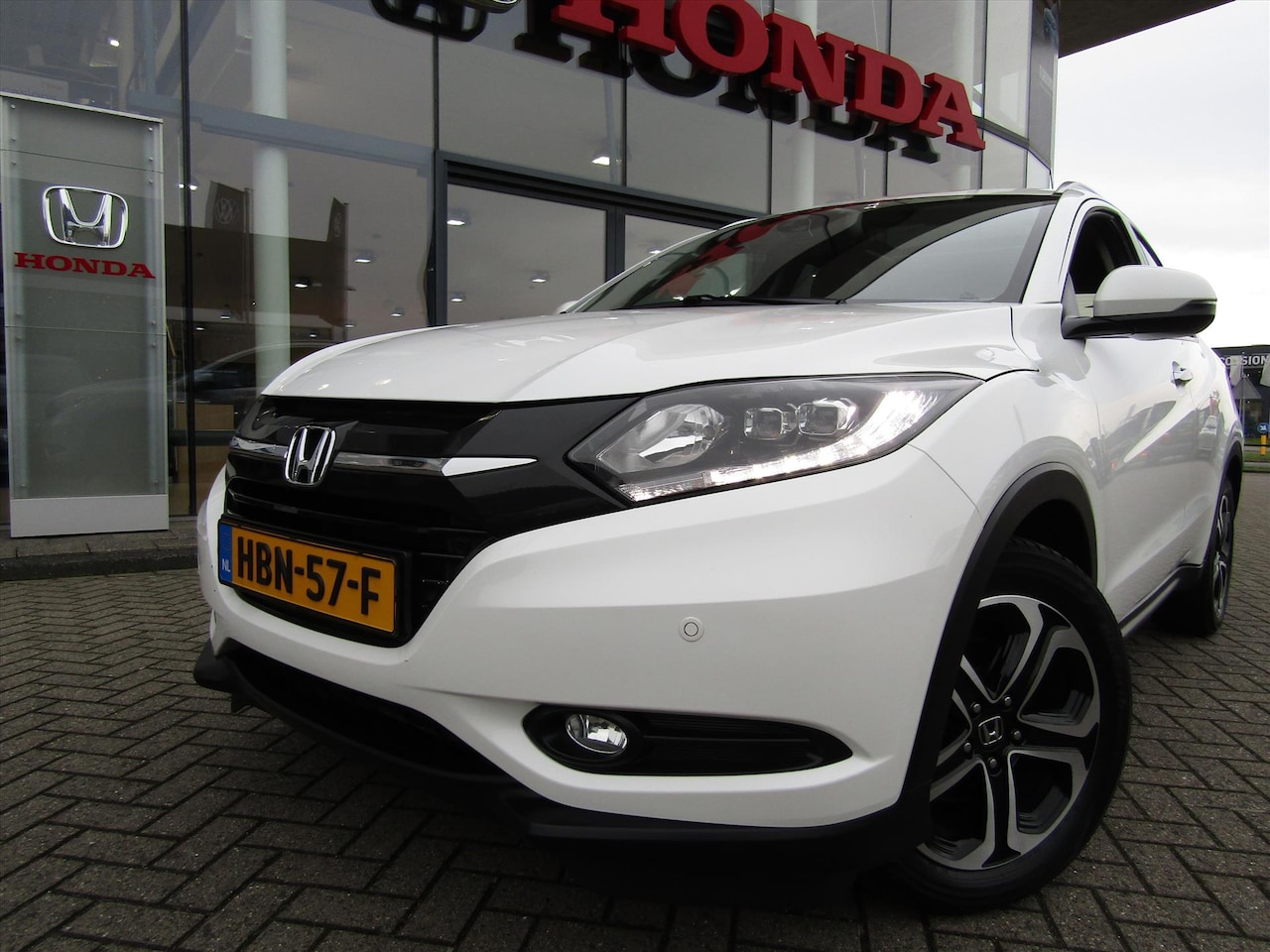 Honda HR-V - 1.5 i-VTEC 130pk CVT Executive, Trekhaak - AutoWereld.nl