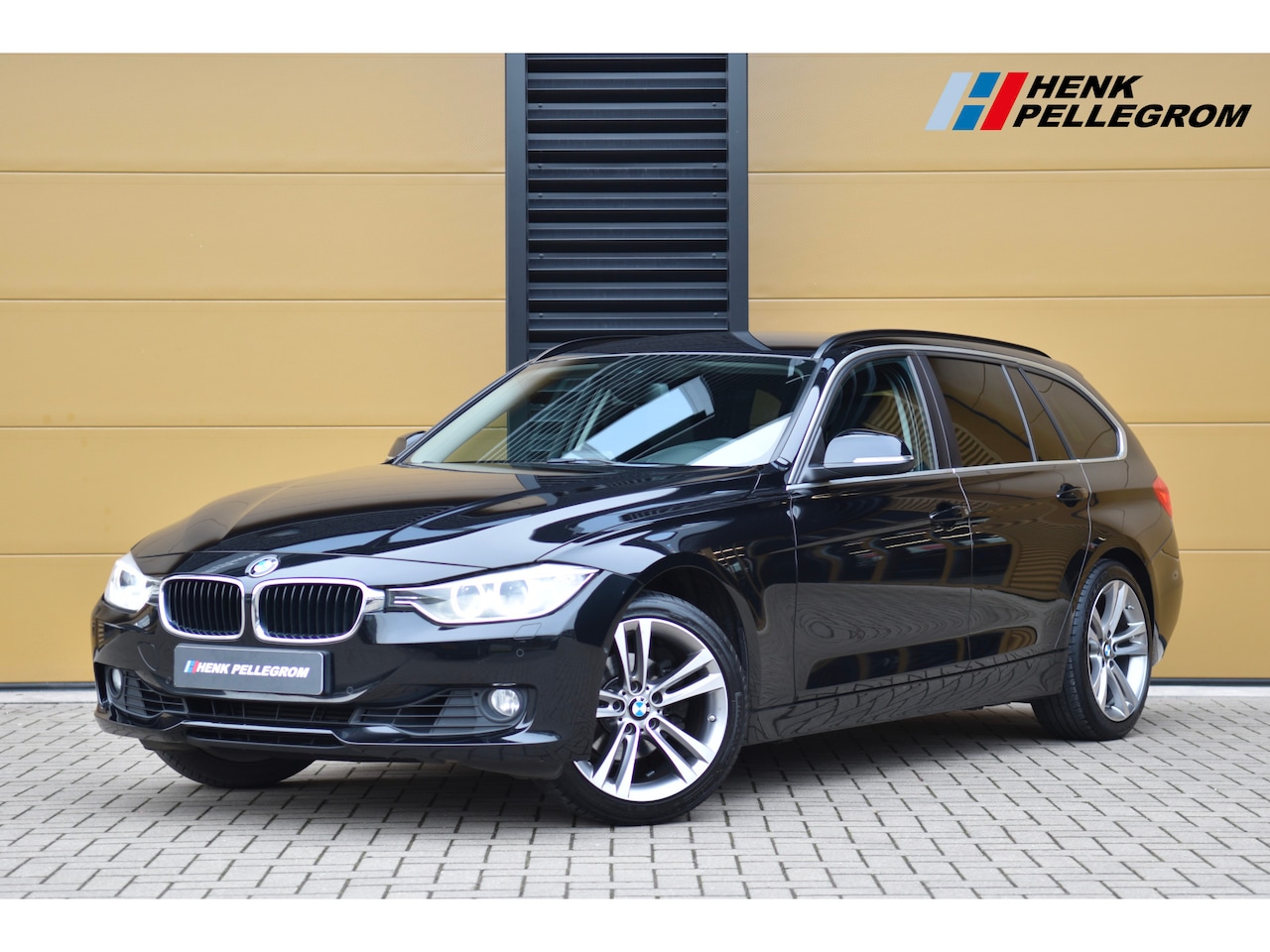 BMW 3-serie Touring - 320i Executive * Head-up * Harman Kardon * Surround view * PDC * Xenon * - AutoWereld.nl