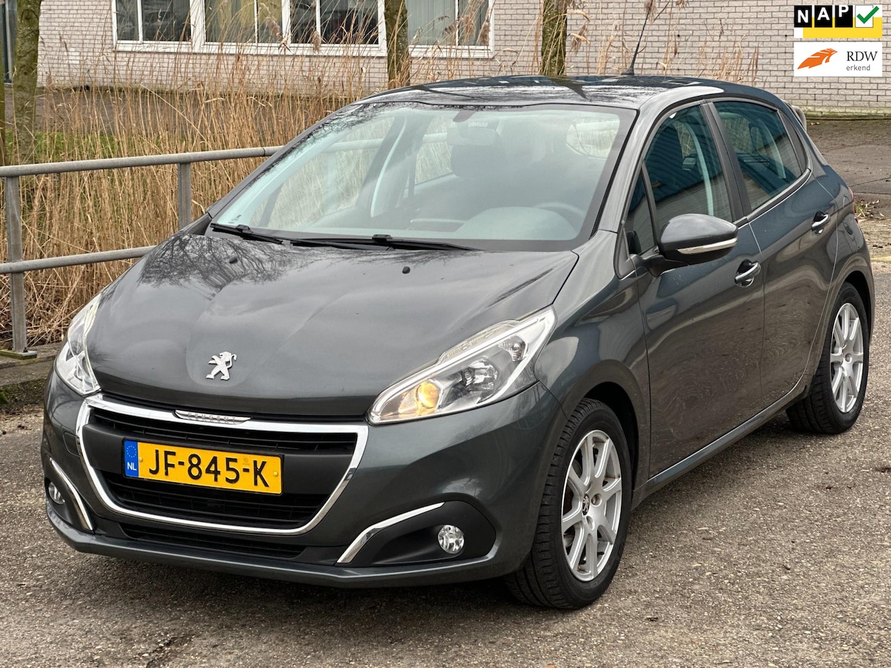 Peugeot 208 - 1.2 PureTech Blue Lion!2016!Carplay!Navi!PDC!Led! - AutoWereld.nl