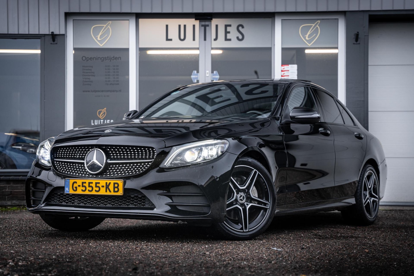 Mercedes-Benz C-klasse - 180 AMG Night-pakket I Pano-dak I NL-auto I 1e-eig. I Dealer-ond. I Carplay I Multibeam - AutoWereld.nl