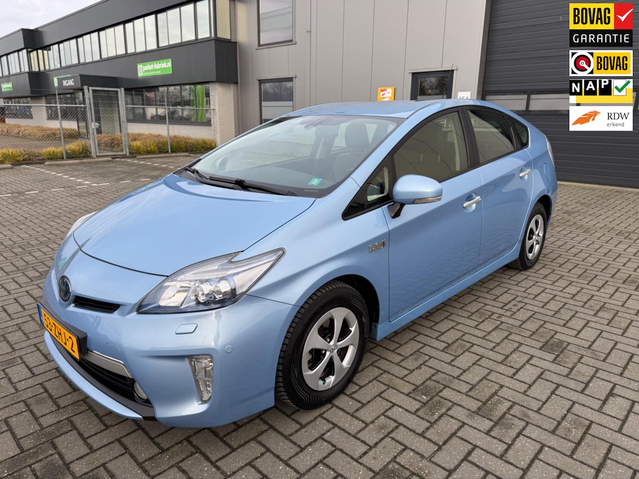 Toyota Prius - 1.8  Plug-in Executive Business 1.8 Plug-in Executive Business - AutoWereld.nl