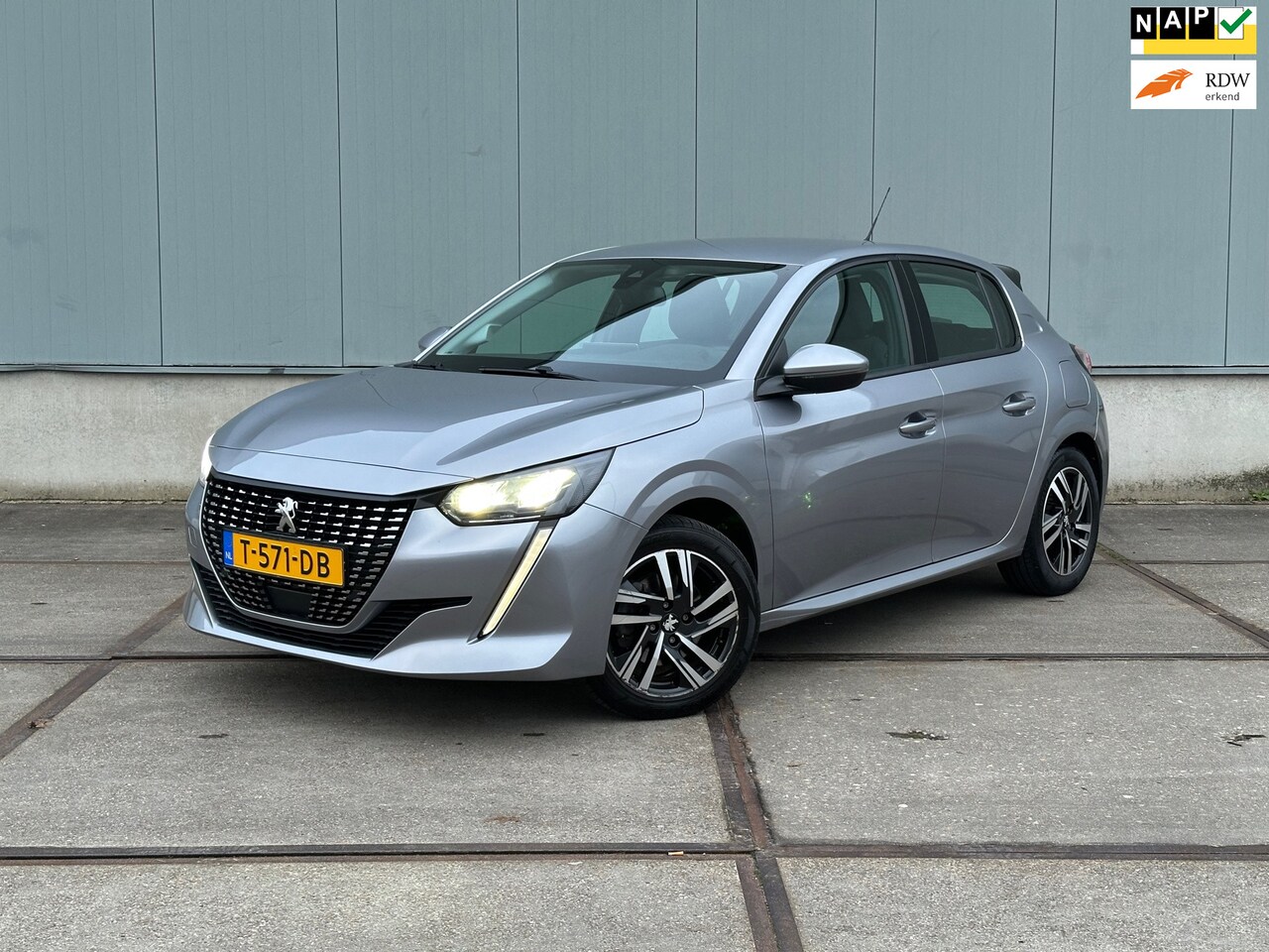 Peugeot 208 - 1.2 PureTech GT automaat! nieuwe apk ! Carplay - AutoWereld.nl