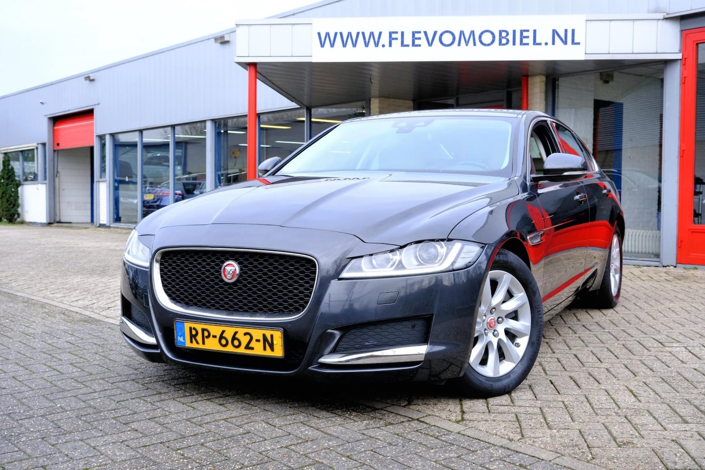 Jaguar XF Portfolio - 2.0d 163pk Aut. Xenon|1e Eig|Leder|Navi|LMV|Cam - AutoWereld.nl