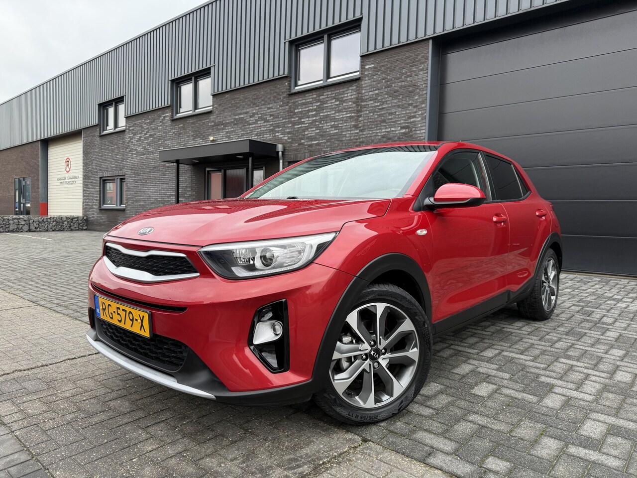 Kia Stonic - 1.0 T-GDi ComfortPlusLine Navigator | 2E EIGENAAR | 12MND GARANTIE | NAVI | CARPLAY | CRUI - AutoWereld.nl