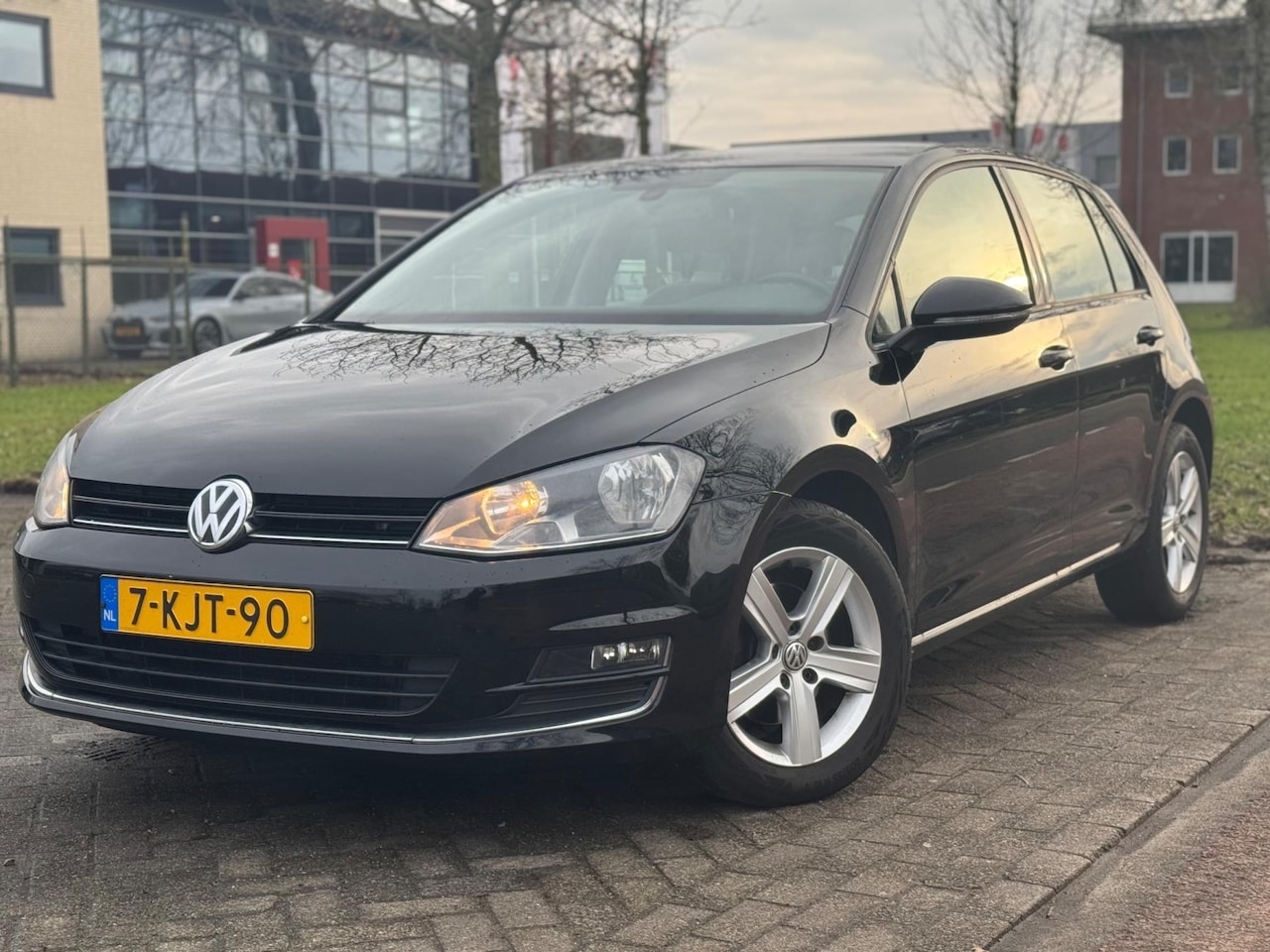 Volkswagen Golf - 1.6 TDI Highline 1.6 TDI Highline - AutoWereld.nl